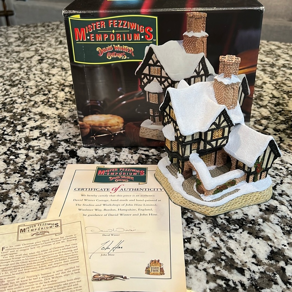 David Winter Cottages Christmas 1990 Mister Fezziwig’s Emporium